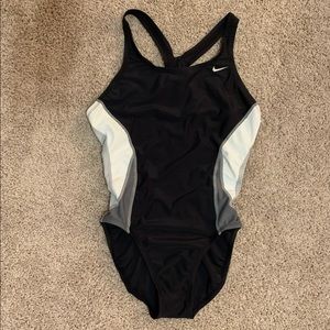 Nike Womens One Piece Swimsuit